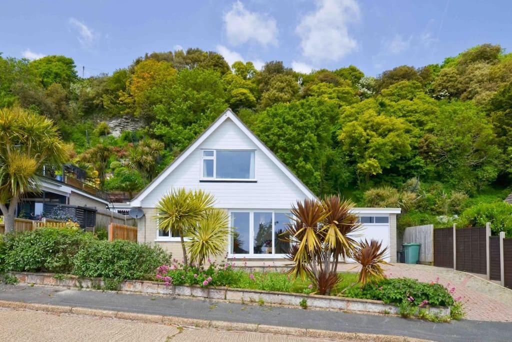 Holiday home Tara, Spacious Family Home, Wonderful Sea Views