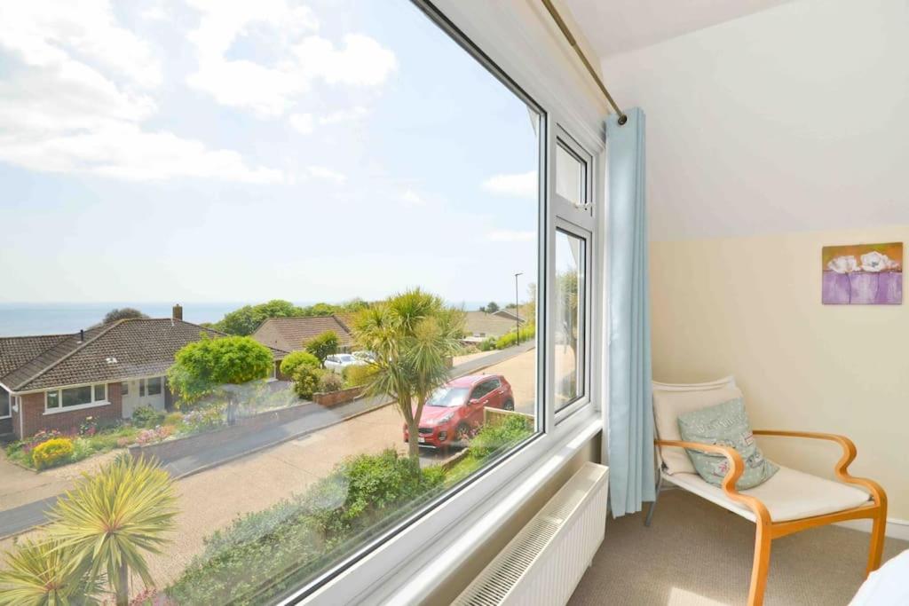 Tara, Spacious Family Home, Wonderful Sea Views Holiday home *